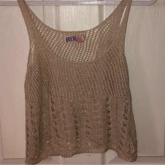 Xs crochet crop medium can fit this beautiful top - Picture 4 of 4